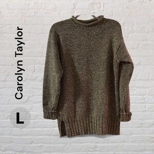 Carolyn Taylor Gray and White Turtleneck Sweater